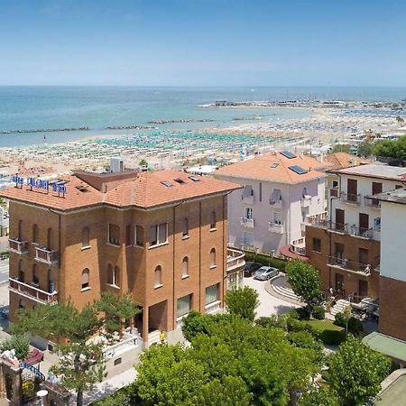 Hotel Villa Fulgida Cattolica Luaran gambar