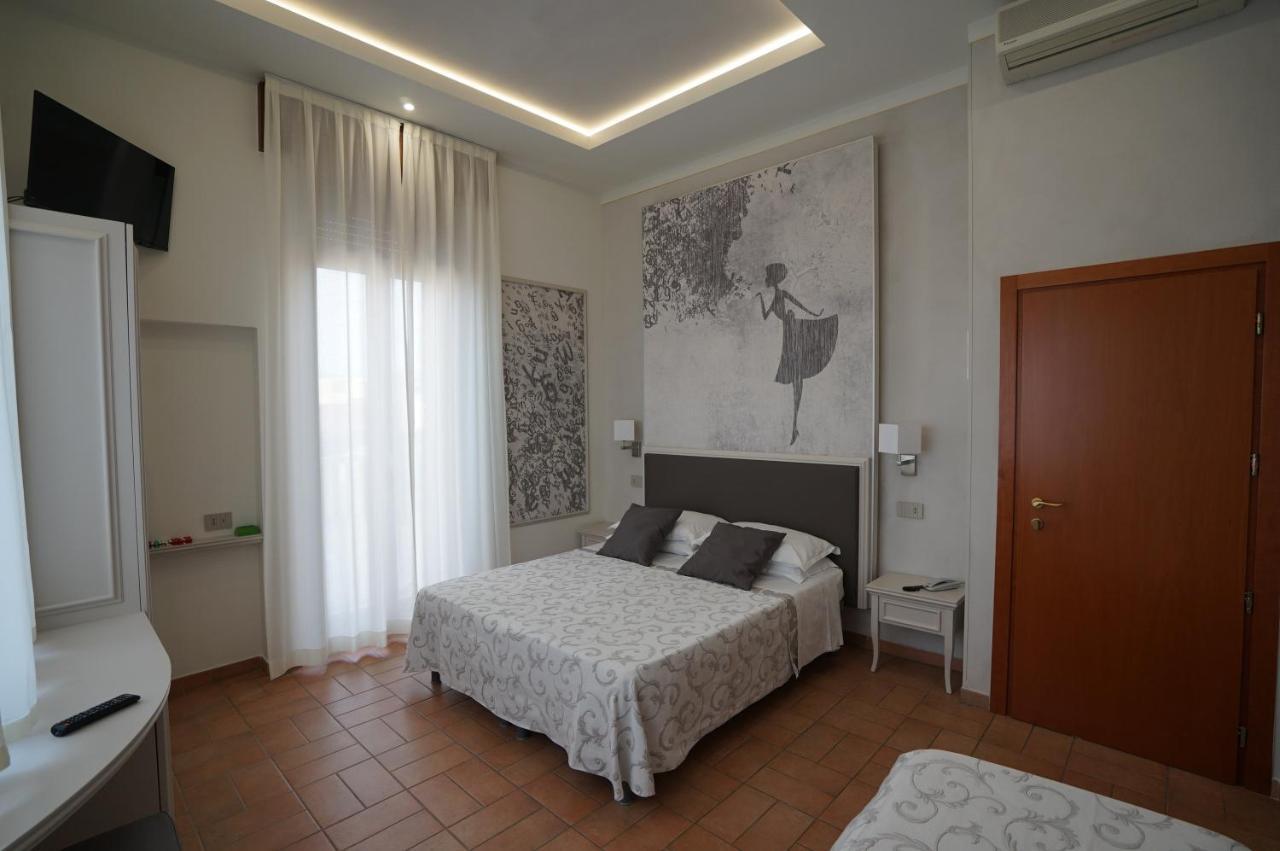 Hotel Villa Fulgida Cattolica Luaran gambar