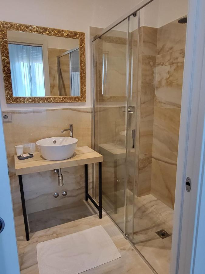 Hotel Villa Fulgida Cattolica Luaran gambar