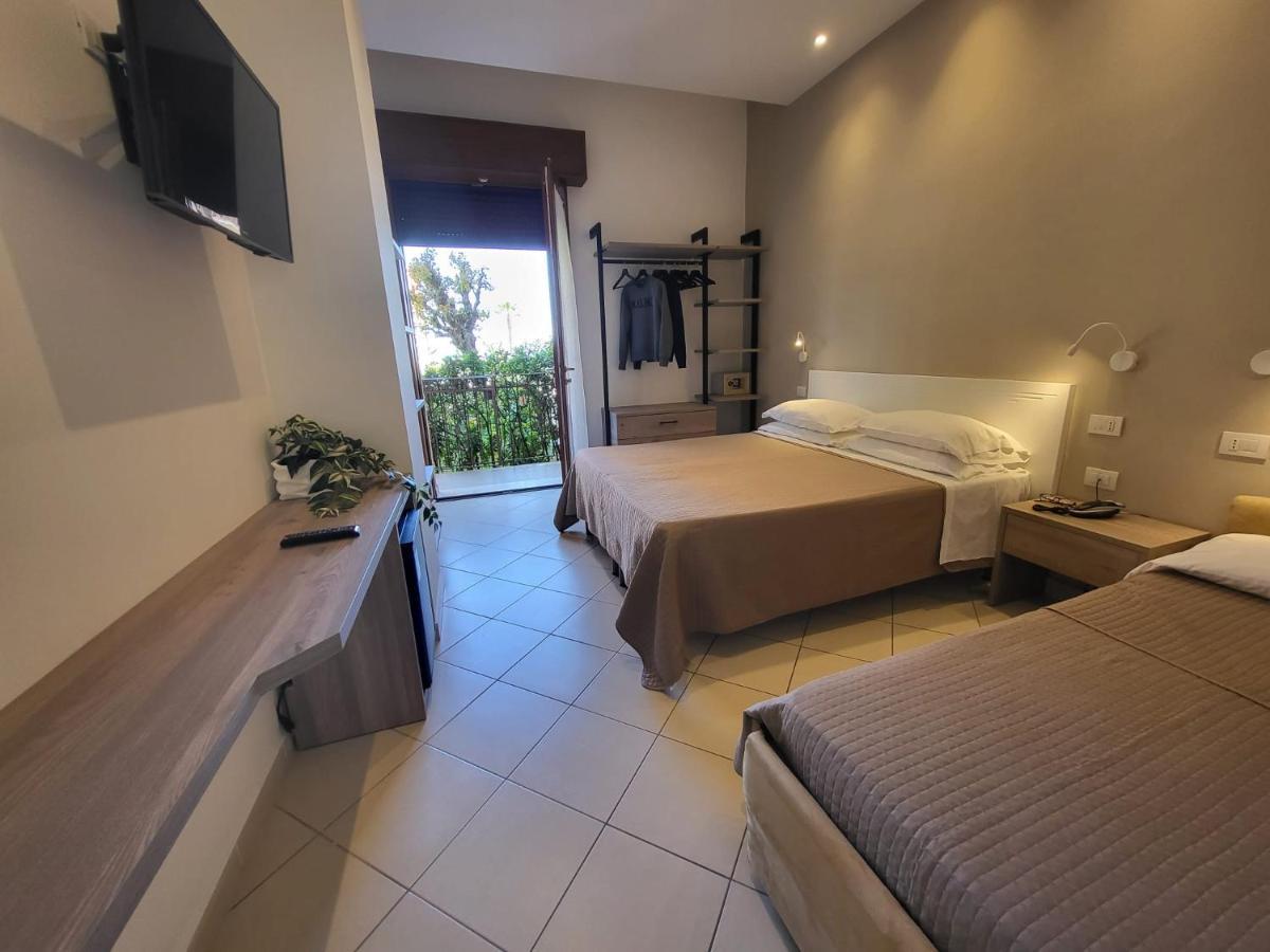 Hotel Villa Fulgida Cattolica Luaran gambar