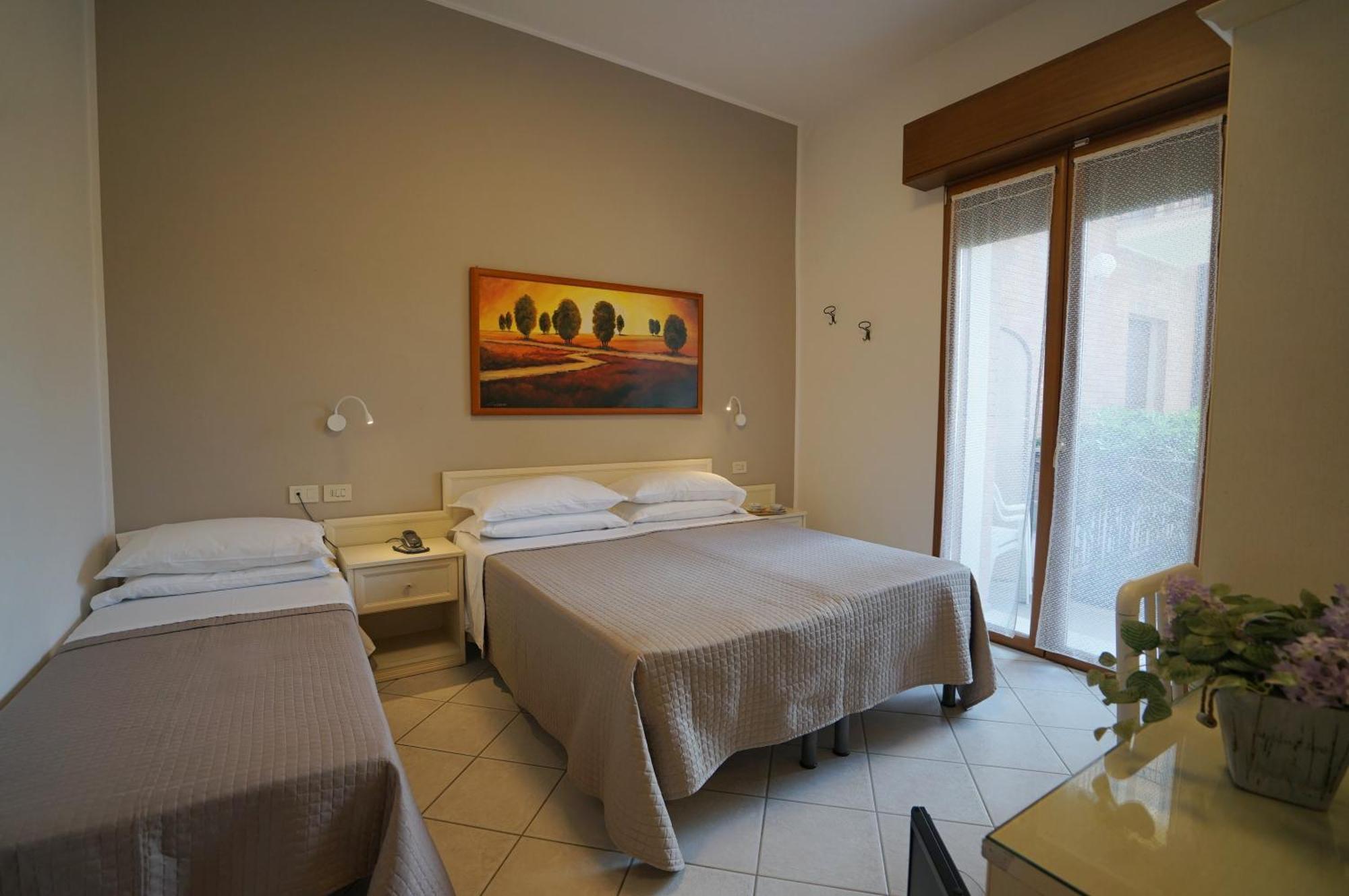 Hotel Villa Fulgida Cattolica Luaran gambar