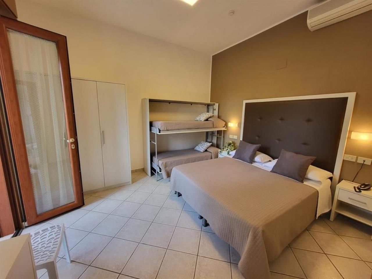 Hotel Villa Fulgida Cattolica Luaran gambar